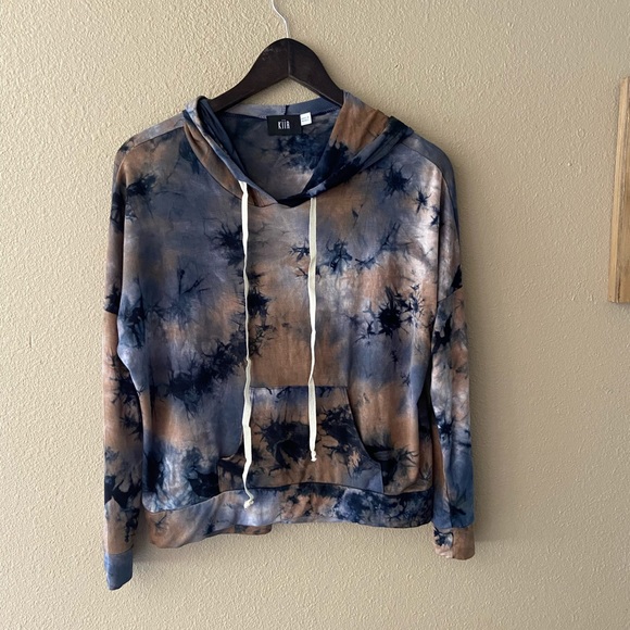 Hooded tie die top - Picture 3 of 3